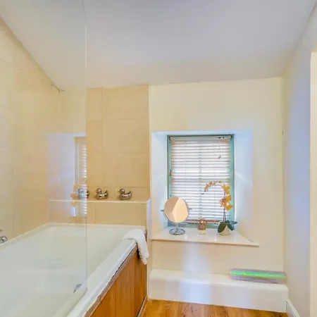 4 Bed In Oc-e30633 *