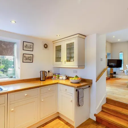 Holiday home 4 Bed In Oc-e30633 *