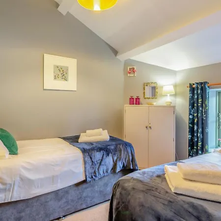 4 Bed In Oc-e30633 * Richmond (North Yorkshire)